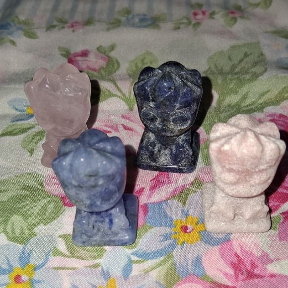 Set of Four Stone Grout Carved Figurines - Picture 1 of 1